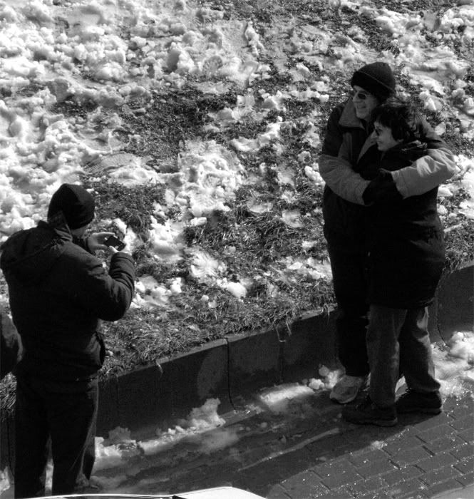 Весна любовь нечаянно нагрянет