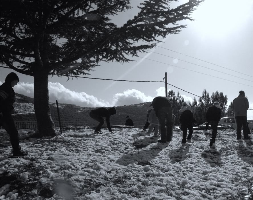 Весна любовь нечаянно нагрянет