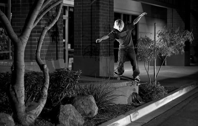 IMAGE: http://img.photobucket.com/albums/v709/goaliedude43/ADEC1789-01BW-1.jpg