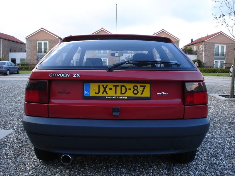 [img width=640 height=480]http://img.photobucket.com/albums/v712/GeneralJuhziz/history/ZXThuisBack.jpg[/img]