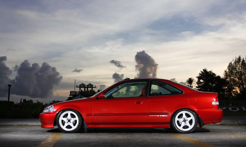 IMAGE: http://img.photobucket.com/albums/v712/SnlpeR2/Juans%20Civic/IMG_5419.jpg