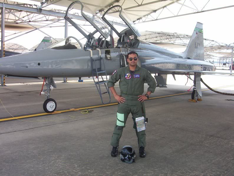 http://img.photobucket.com/albums/v714/a_gohir/T-38pafpilot.jpg