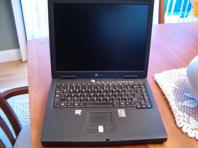 http://img.photobucket.com/albums/v716/mideda/laptop3.jpg