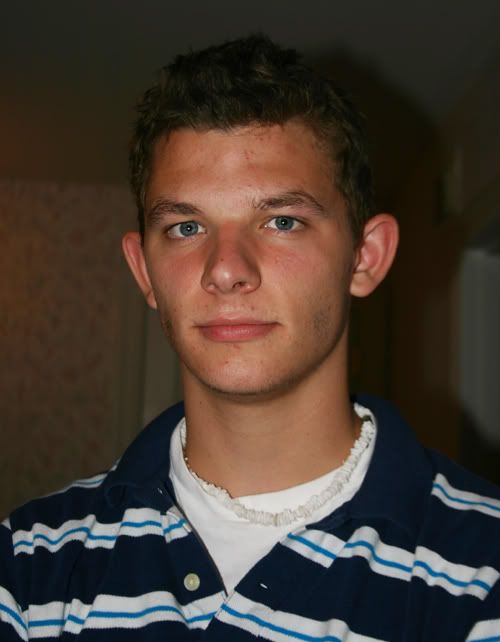 IMAGE: http://img.photobucket.com/albums/v719/Philswrx04/me2.jpg