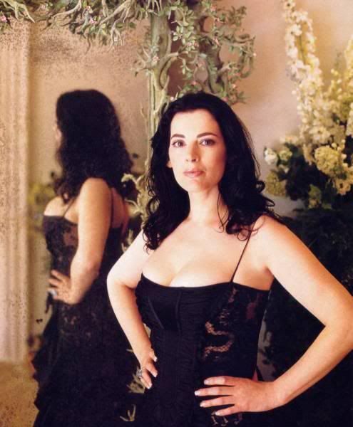 nigella lawson hot. nigella-lawson-sex-appeal-hot.