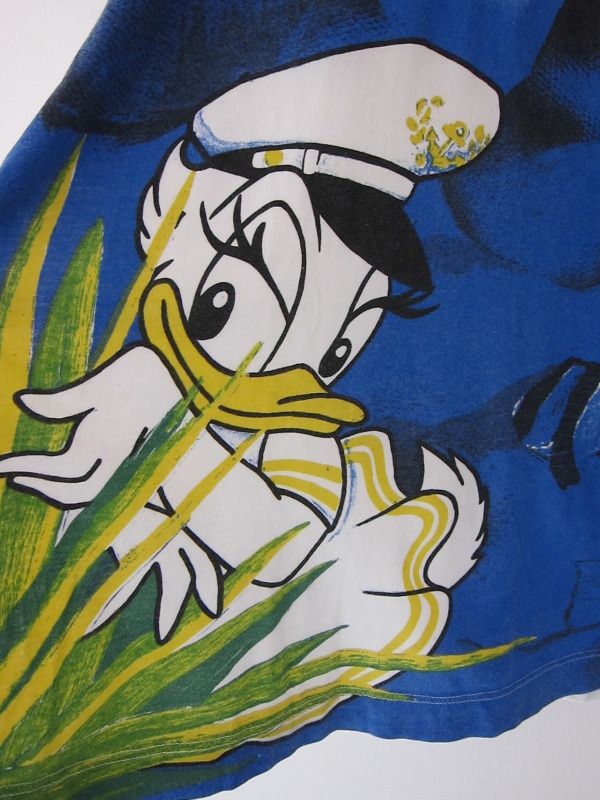 ZONE7STYLE: Vintage Donald Duck Iceberg 'An Officer and a Gentleman' T
