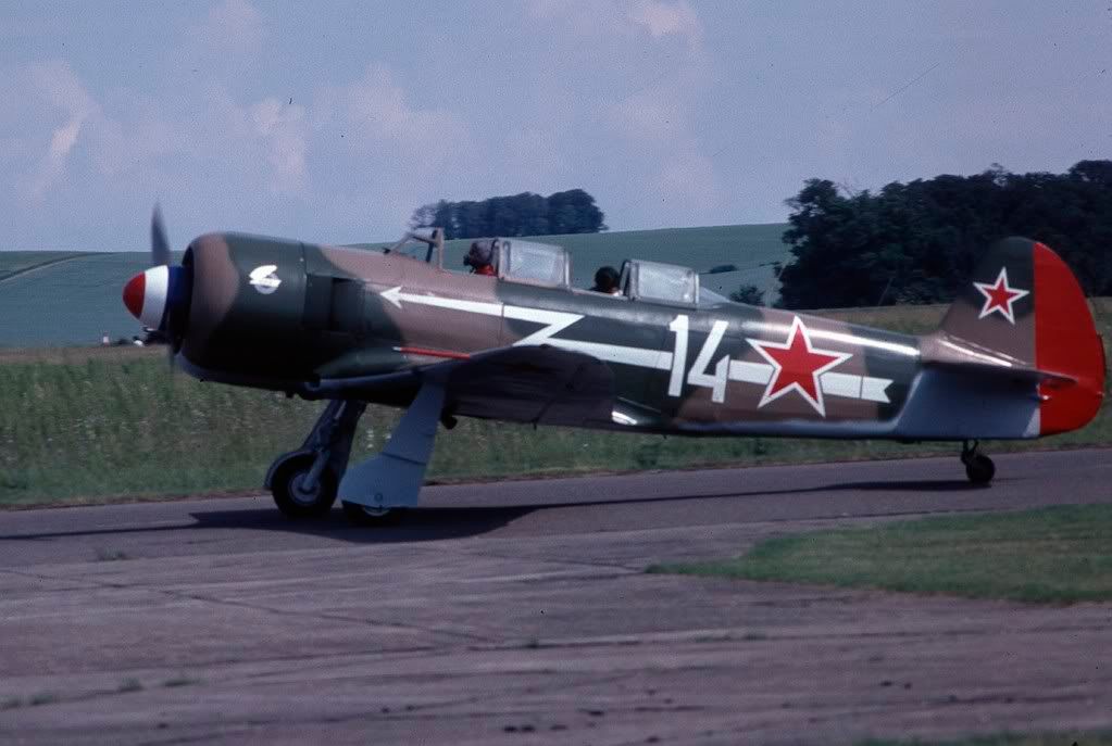 http://img.photobucket.com/albums/v724/Merlin70/Early%20Duxford/DXJun80Yak11.jpg