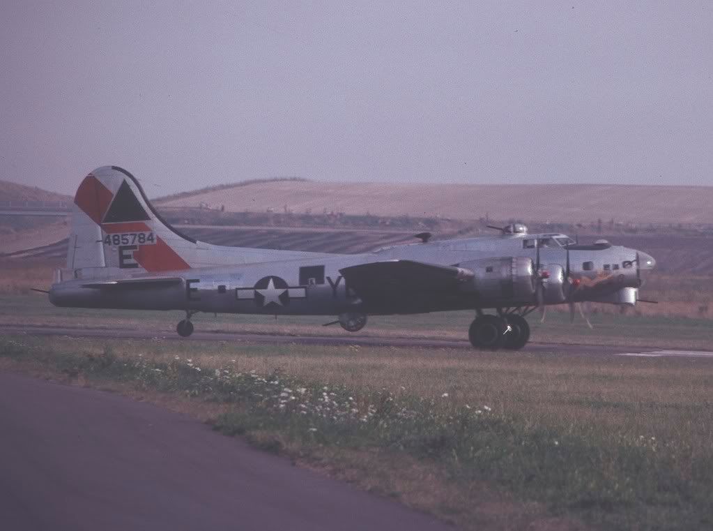 http://img.photobucket.com/albums/v724/Merlin70/Early%20Duxford/DXMay82SallyB2.jpg