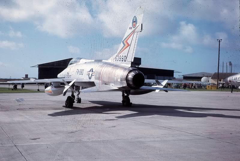 http://img.photobucket.com/albums/v724/Merlin70/St%20Mawgan/StMawgan1965F100-1.jpg