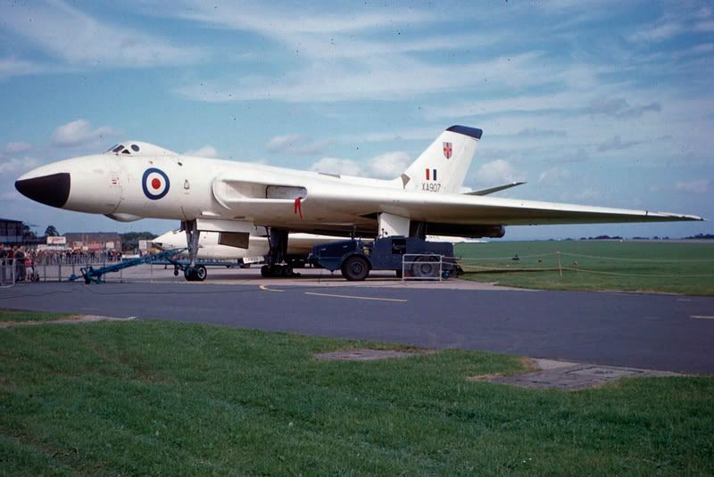 http://img.photobucket.com/albums/v724/Merlin70/St%20Mawgan/Vulcan2.jpg