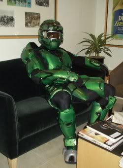 master_chief_messenger_080605.jpg