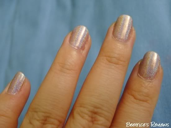 Ozotic holographic manicure