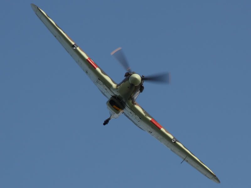 http://img.photobucket.com/albums/v726/Stewart1a/Clacton%202008/Hurricane1.jpg