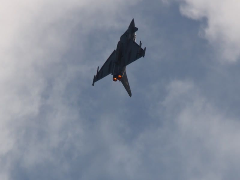 http://img.photobucket.com/albums/v726/Stewart1a/Clacton%202008/Typhoon3.jpg