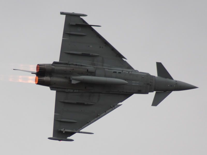 http://img.photobucket.com/albums/v726/Stewart1a/DX%2090%2008/5th%20Oct/Typhoon1.jpg