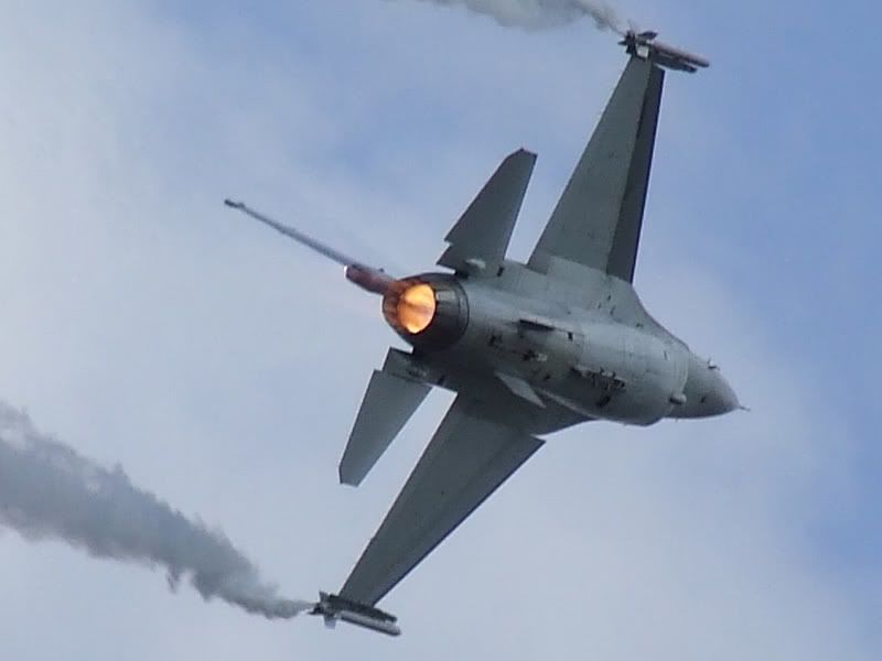 http://img.photobucket.com/albums/v726/Stewart1a/F-16.jpg