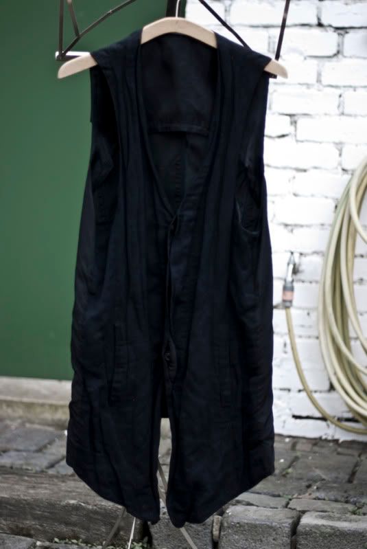 _7vest01.jpg