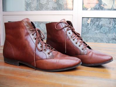 shopmycloset: the shop-blog: [SOLD] Vintage Colorblock Leather Lace Up