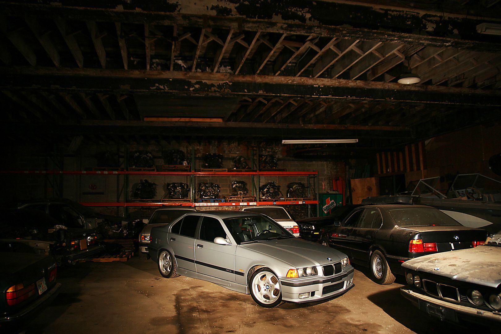 http://img.photobucket.com/albums/v727/Coldaccord/My%201998%20BMW%20M3%20Sedan%20Photo%20Shoot/Photo9231passfront34pulledout_zps4a56c7c5.jpg