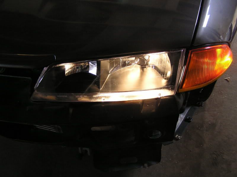 http://img.photobucket.com/albums/v727/Coolstop/AccordHeadlightSwap5.jpg