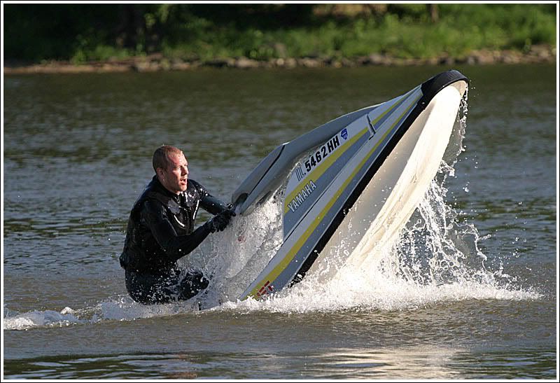 IMAGE: http://img.photobucket.com/albums/v727/xb8slim/GravyLabs/dunk4.jpg