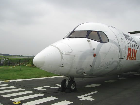 http://img.photobucket.com/albums/v728/Humberside/Manchester%20Airport%20July%202005/Edit-1-AvroRJX.jpg