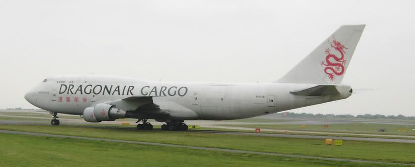 http://img.photobucket.com/albums/v728/Humberside/Manchester%20Airport%20July%202005/Edit-2-B-KABDragonairCargoB747-312F.jpg