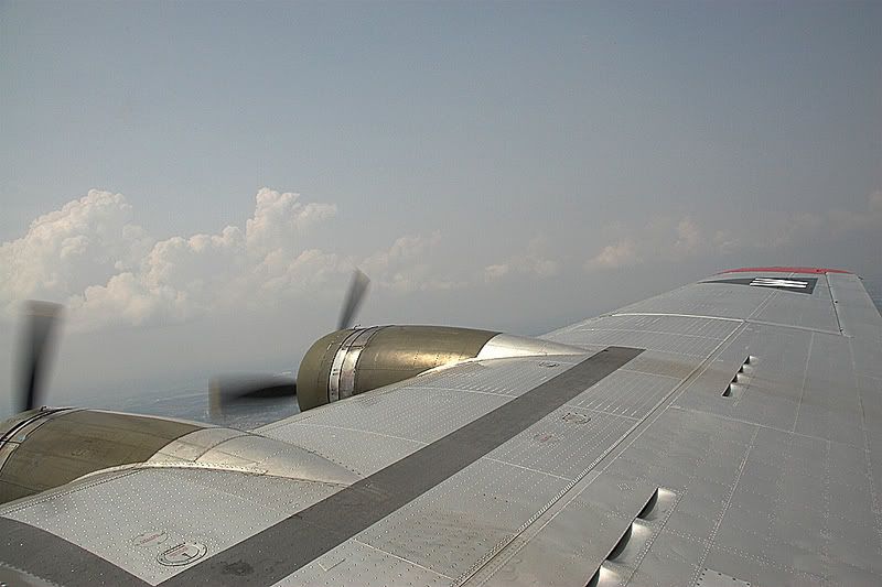 http://img.photobucket.com/albums/v728/PaulChandler/B17pic2IMG9199OshkoshWednesday25Jul.jpg