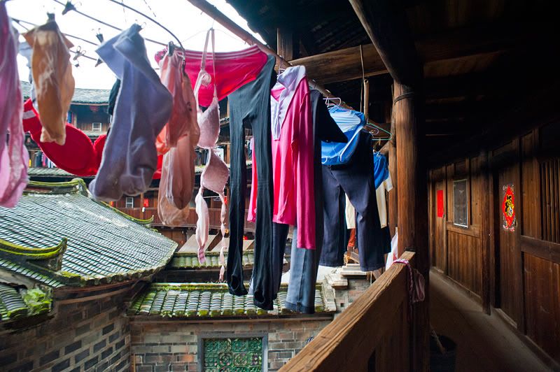 http://img.photobucket.com/albums/v73/molested_cow/China/XiaMen_TuLou/DSC_4768.jpg