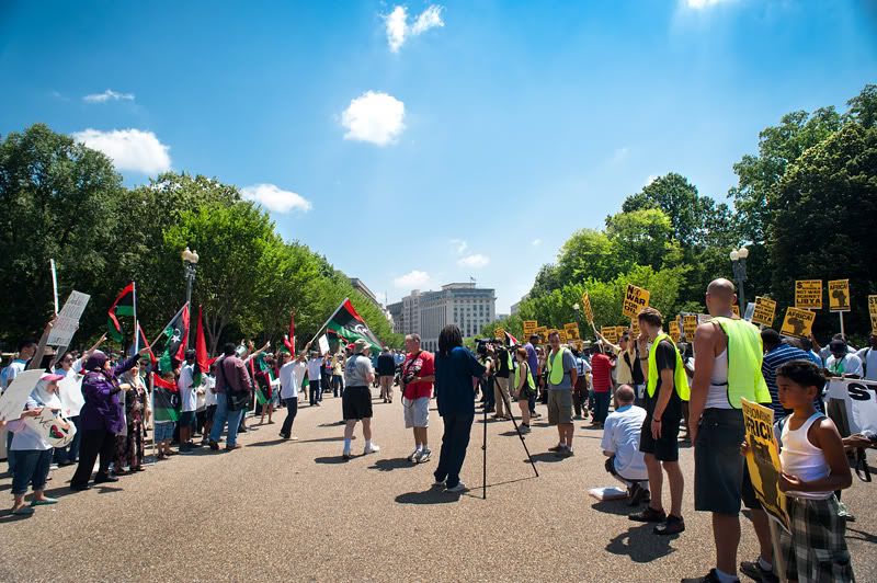 http://img.photobucket.com/albums/v73/molested_cow/Washington%20DC%202011/Lybian%20Protest/DSC_4918.jpg