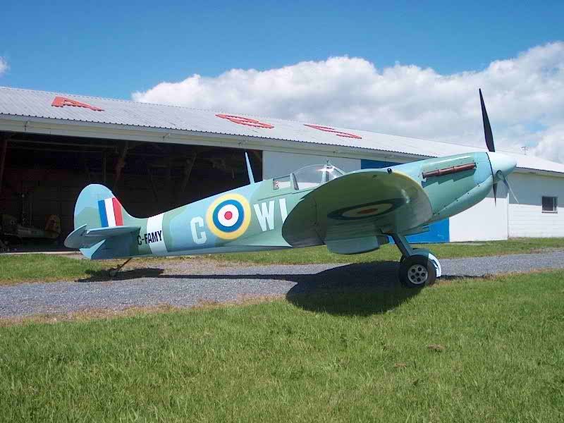 http://img.photobucket.com/albums/v731/spitfirebuilder91/Charlie%20Longstaff/CWLongstaffSpitfire-DeltaAirPark.jpg