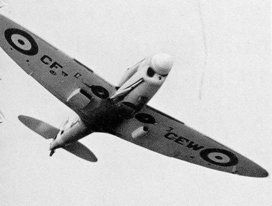 http://img.photobucket.com/albums/v731/spitfirebuilder91/Clarke%20Watson%20Spitfire/CF-FEWfrombelow.jpg