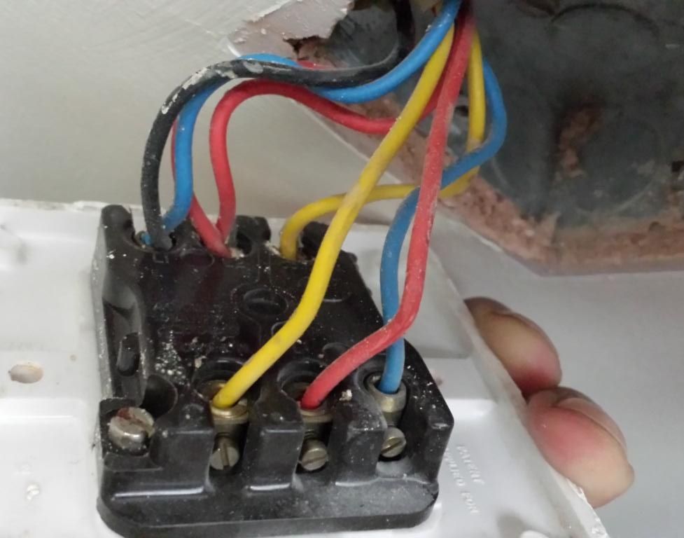 Replacing old 2-way 2-gang light switch? | DIYnot Forums