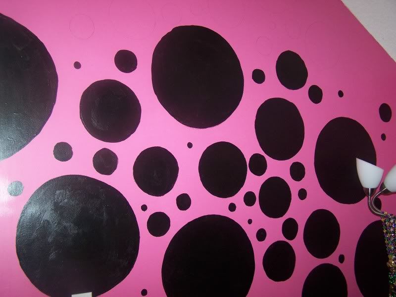 bedroom, pink with black polka dots