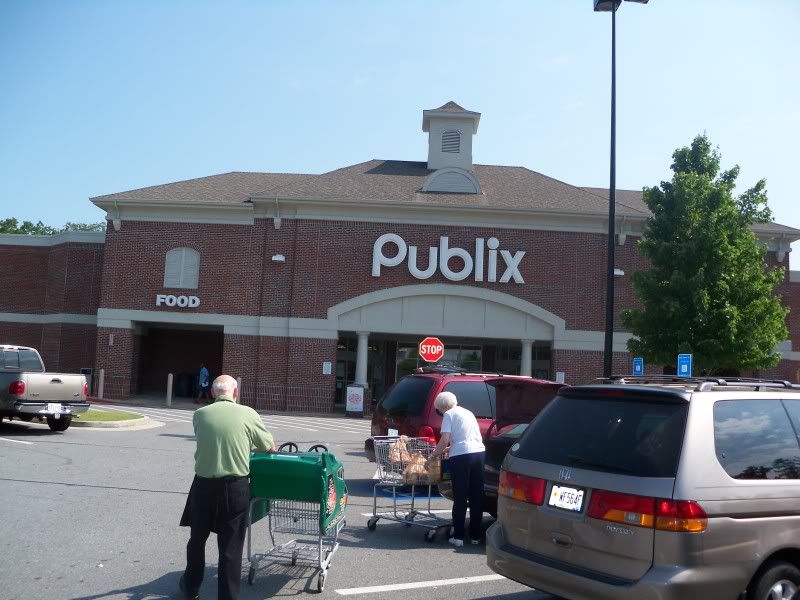Publix on Sailors Parkway and New Macland Road