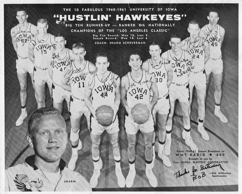 1-1960-1961-hawkeye-basketball-squad.jpg