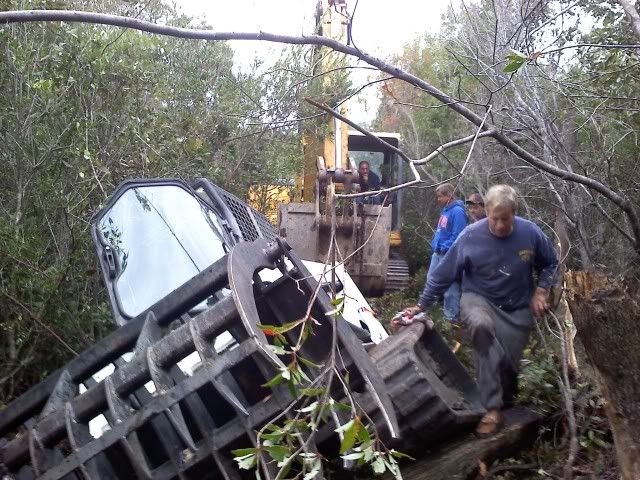 stuck bobcat photo: about to hook up the Bobcat 1204091358.jpg