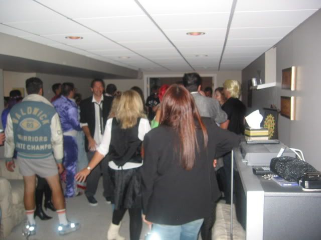 crowd2.jpg