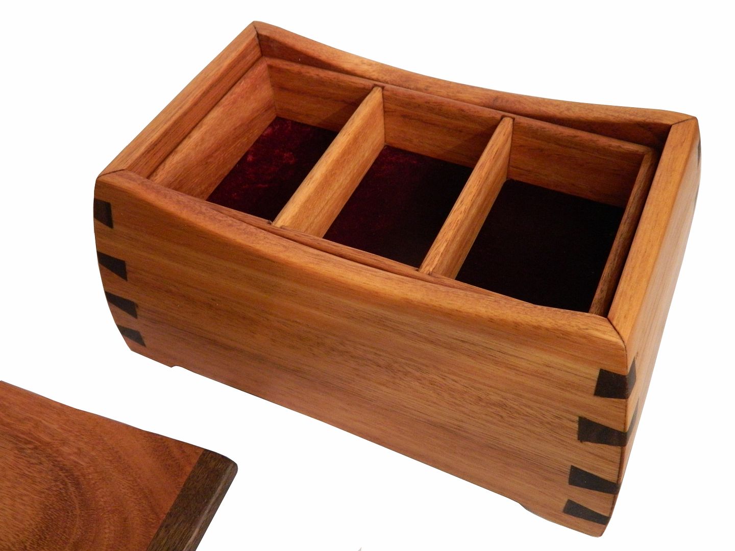 Caja Joyero Alhajero Curvo En Finas Maderas De Cedro Y Nogal 4,500.