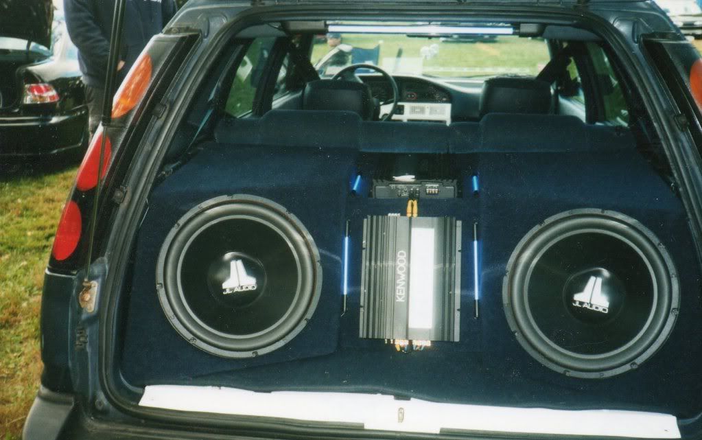 http://img.photobucket.com/albums/v739/97cavy/Old%20albany%20car%20show/img017.jpg