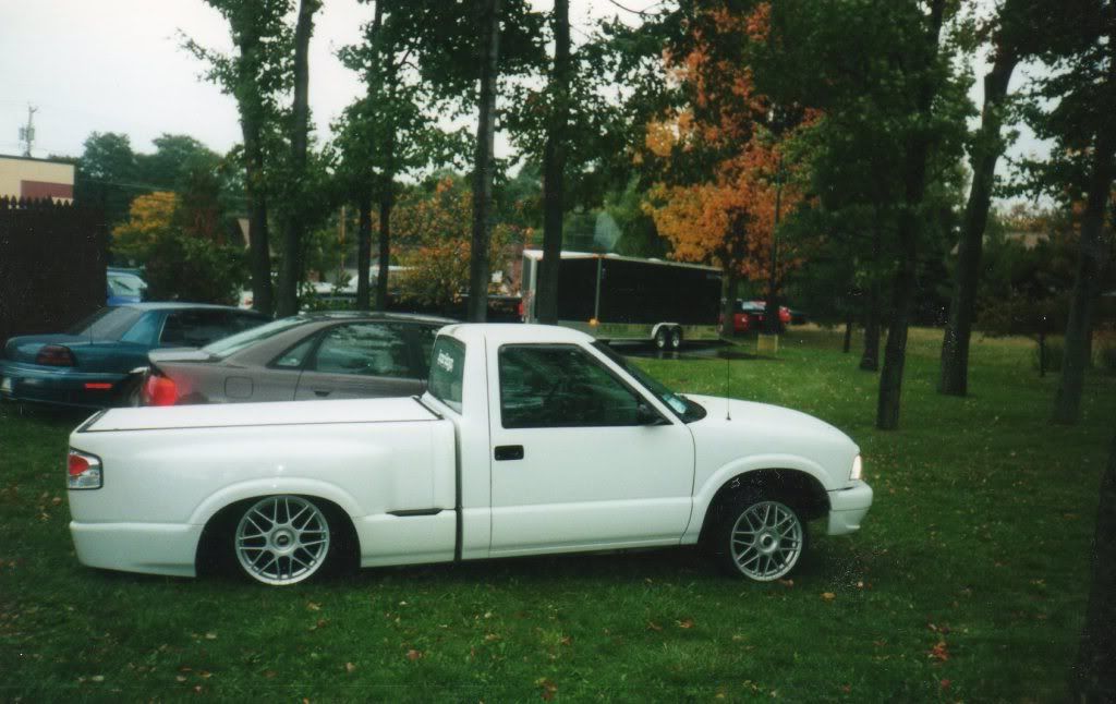 http://img.photobucket.com/albums/v739/97cavy/Old%20albany%20car%20show/img027.jpg