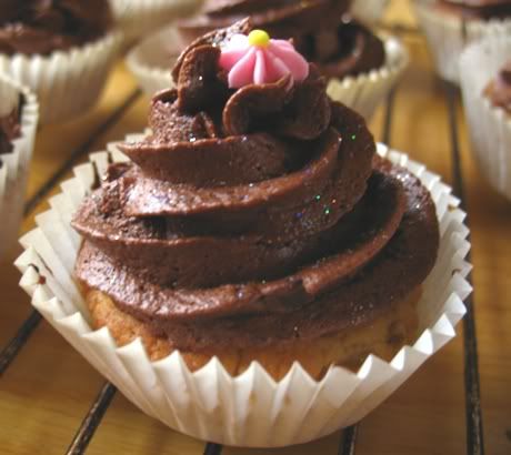 http://img.photobucket.com/albums/v739/Wiepje/TaartCupcakes/BananaChoco.jpg