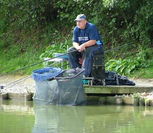 W15-2.jpg Paul concentrates on peg 4. picture by pnm123