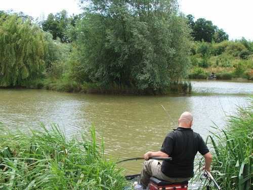 W5.jpg Kevin lands a Carp on Peg10. picture by pnm123