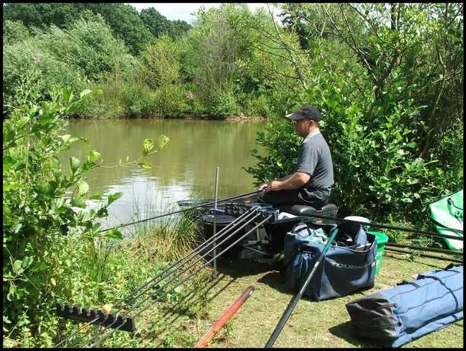 a14-3.jpg Clive fishes the margins. picture by pnm123