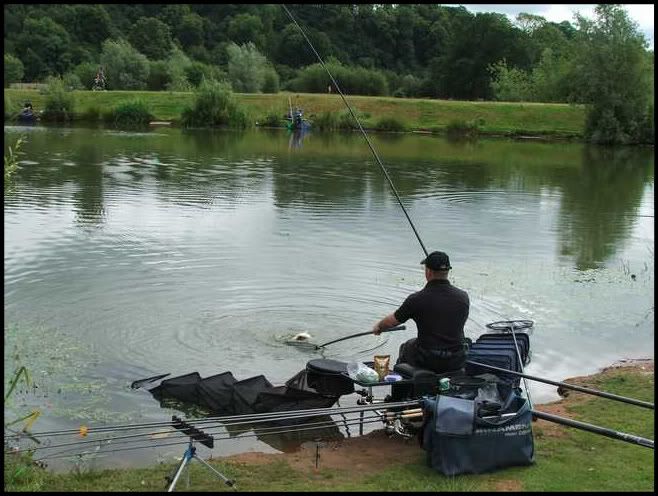 a13-3.jpg Clive nets a fish. picture by pnm123