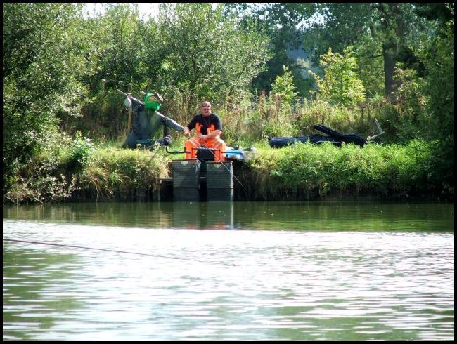 Dave Moore in his fluro Bib & Brace on Peg 20.