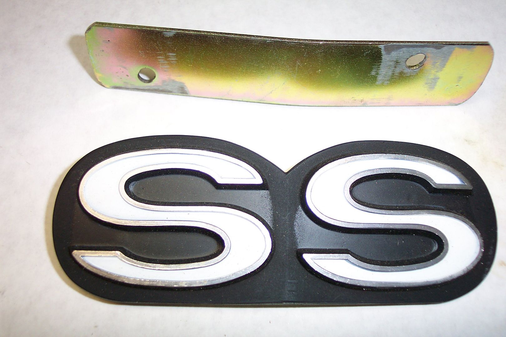 '69 emblems , camaro script & SS badges Team Camaro Tech