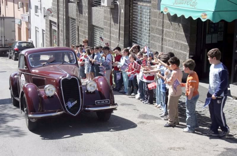 http://img.photobucket.com/albums/v79/x_iliohan/DadintheMilleMiglia.jpg