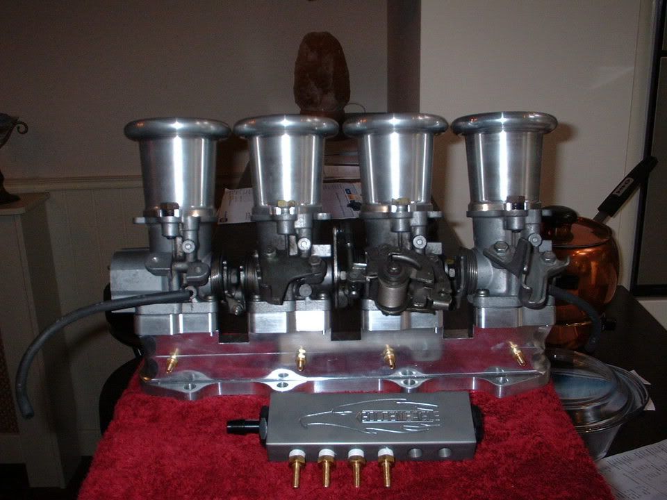 [Image: AEU86 AE86 - Dual carb set ups - ?]